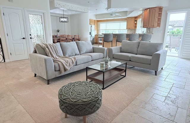 Family Beach House w\ ocean view & bonus office room