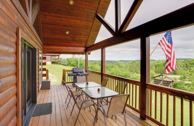 Family Cabin w/Deck By Mark Twain Nat’l Forest!
