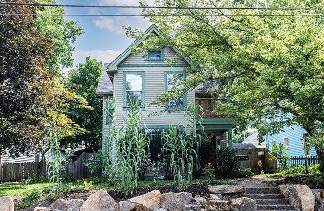 Family City Farm House - Walking trail, and beautiful kitchen