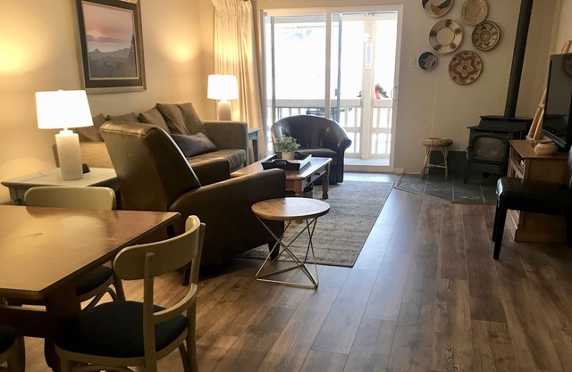 Family condo, walk to ski area, private fishing pond and playground