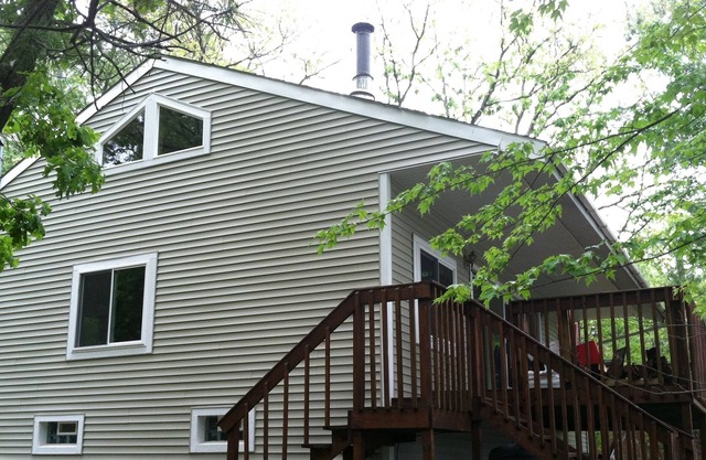 Family Cottage, on 102' Echo Lake frontage. Loft above. 3 queen beds, 4 singles.