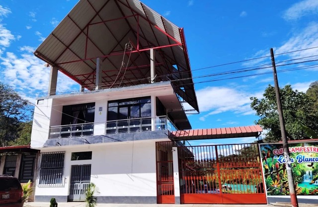 Family cottage with swimming pool, barbecue, WiFi, enjoy nature!