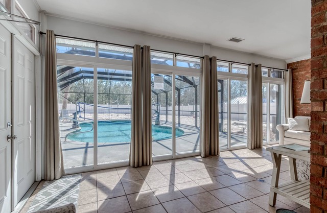 Beautiful, Roomy Home W/ Private Pool For The Entire Family Or Ball Team!