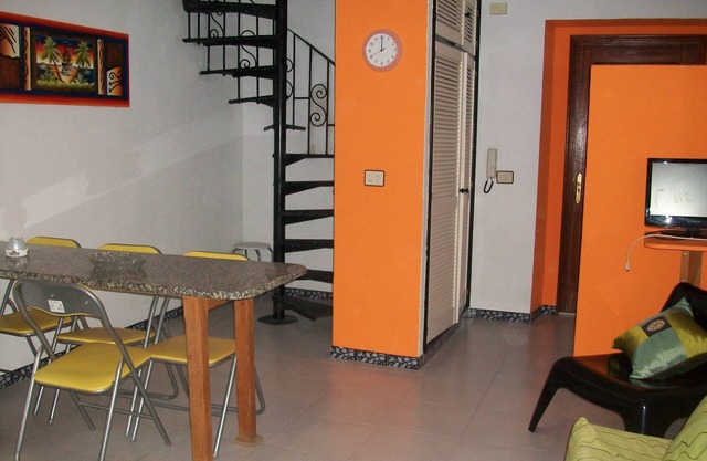 APPARTEMENT DUPLEX FAMILIAL EN CHAMBRE PRIVÉE
