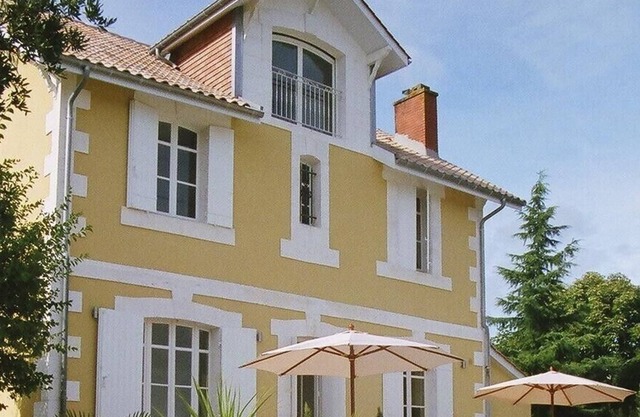 Belle maison 1900 dans village avec piscine de 12m et tres belle vue
