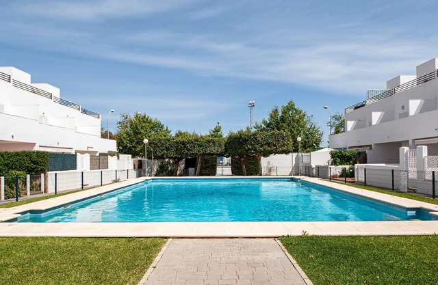 Maison familiale Casa Noah près de la plage avec piscine, terrasse, balcon et Wi-Fi