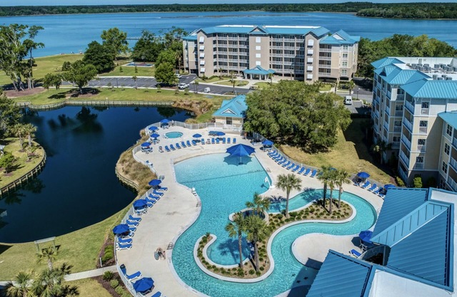 Family Friendly 2 BDRM Resort w/ Stunning Waterfront Views