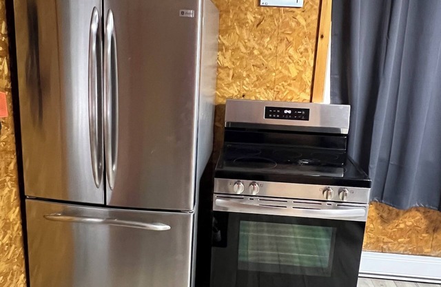 Family friendly 2 Bedroom 1 Full Bath Cabin with Beach Access at Linamac Lodge.