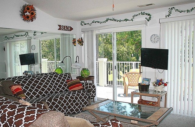 Family Friendly 2 bedroom, 2 bath, 27 Hole Golf Course, Outdoor Pool(508)