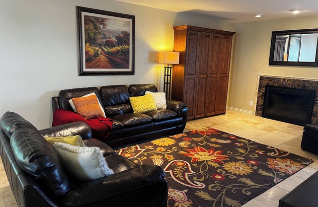 Family Friendly, 2-bedroom condo with AC in St. George close to the pool!