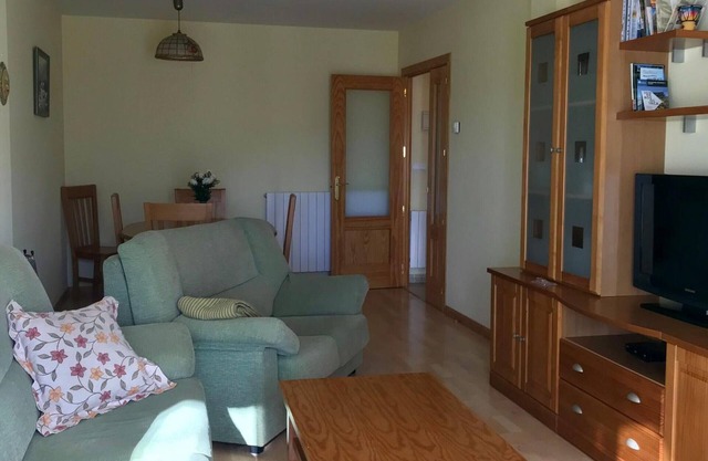 Appartement familial 2 chambres avec piscine, balcon et parking - Jaca