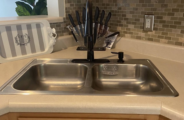 Family friendly cozy furnished townhouse in quiet area with community pool