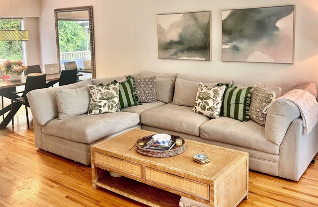 Family friendly home in Edgemont Village North Vancouver-Mountain View’s