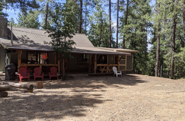 Family Friendly Home Near Lynx Lake