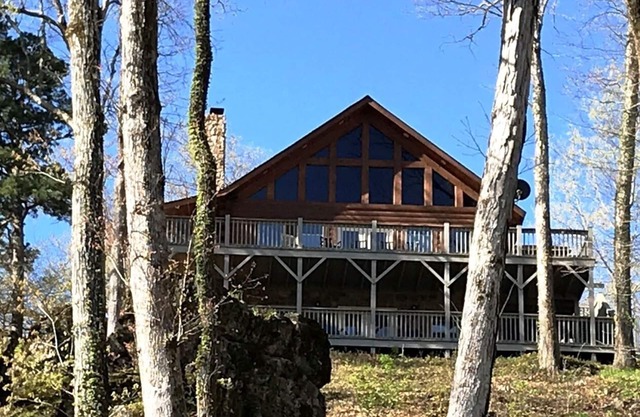 Cabine familiale avec 150 pi de façade sur la rivière actuelle à Ozark Scenic River Wa