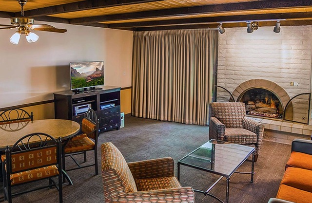 Family Friendly Condo - Sleeps 6 - Uptown Sedona Resort! Great Amenities!