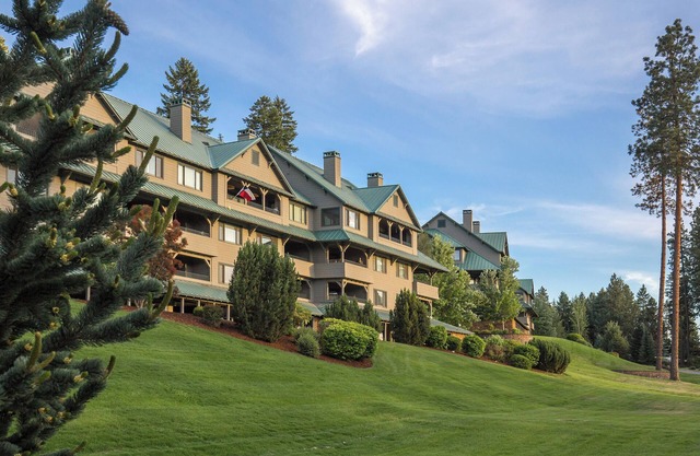 Condo familial à quelques pas du lac avec piscine intérieure et cuisine complète du complexe