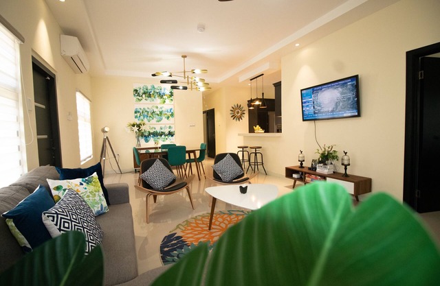 Family friendly, contemporary home w/rooftop terrace - 5 min from the beach