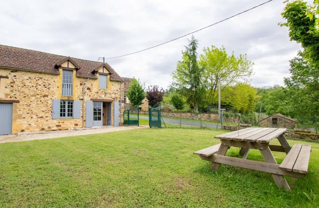 Maison confortable avec terrasse, près de Belvès - jardin clos, BBQ, animaux acceptés