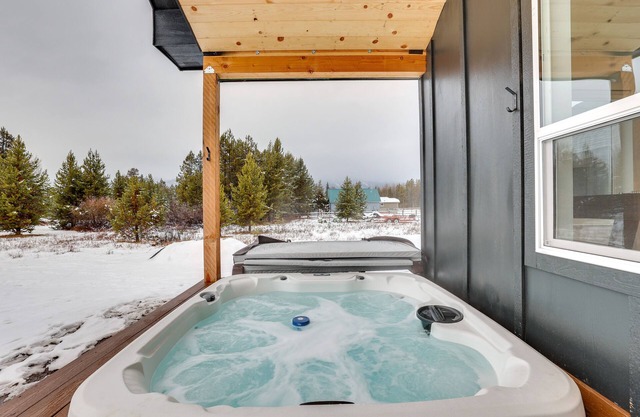Family-Friendly Donnelly Home w/ Private Hot Tub!