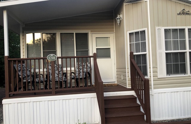 Family Friendly Four Season Cottage at Point Sebago Beach & Golf Resort
