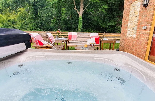 Cottage Plumtree avec bain à remous privé, pour 6 personnes