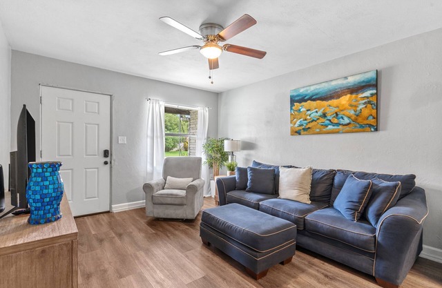 Family-Friendly Haven near Downtown - Fast Wifi