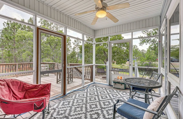 Family-Friendly Harrells Home w/ Fire Pit + Kayaks