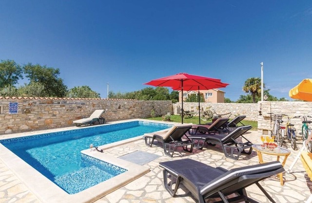 Maison pour la famille avec la piscine Gajana, Fazana (K-15385)