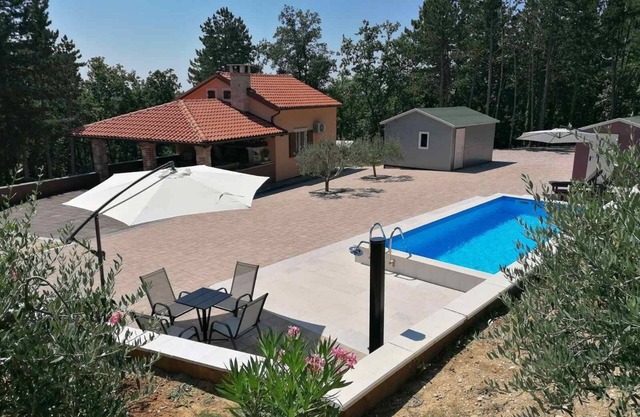 Maison pour la famille avec la piscine Lindar, Sredisnja Istra (K-14189)