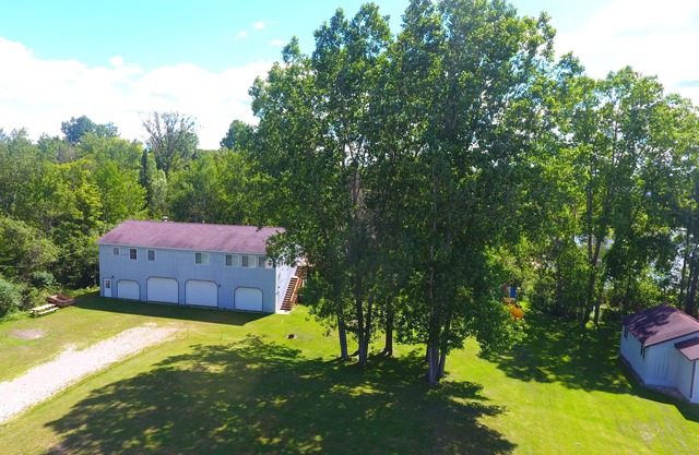 3 Bdrm UpperLevel House à quelques pas des kayaks et des pédalos sans sable de 300 pieds