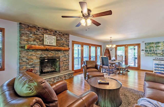 Beautifully updated 3-bedroom home nestled in the Nantahala National Forest!