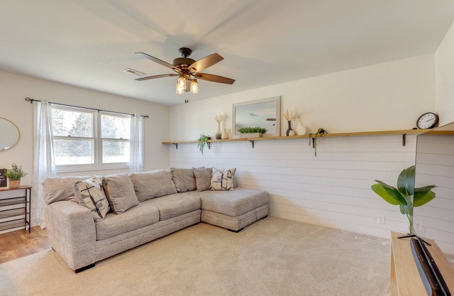 Family-Friendly Lincoln Home w/ Sandbox & Grill!