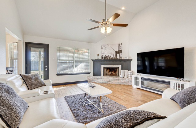 Family-Friendly Ocean Springs Home: Grill, Hot Tub