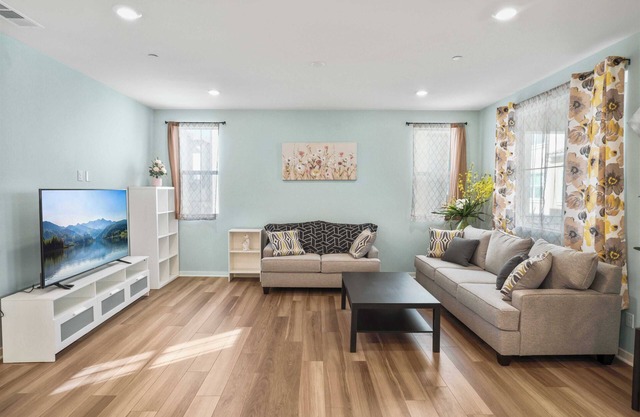 Family-Friendly Oasis Near Ontario Airport & 71 Fwy - Pet-Friendly Retrea #41405
