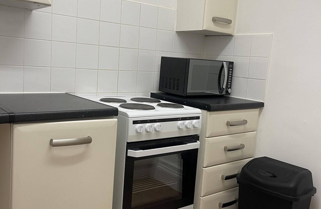 Family Friendly One Bedroom Apartment w King Bed