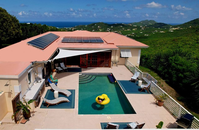 Family Friendly Private Hilltop Oasis w/ Pool & Gym