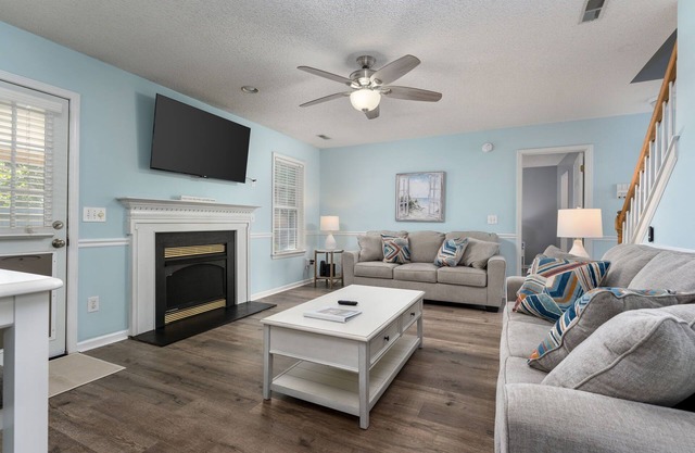 Family friendly, prime location, clean & bright