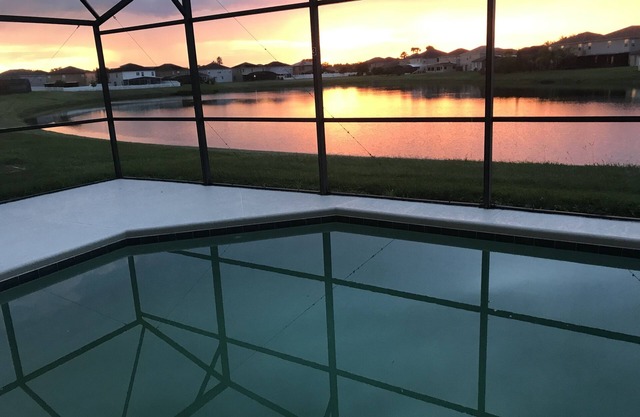 Family friendly,Private Pool ,Golf, Pet Friendly,10 minutes to Orlando airport