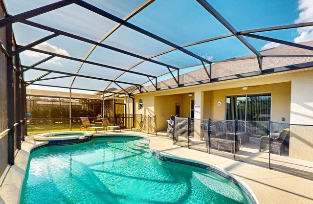 Family-Friendly Resort Home w/ Private Pool Spa, Game Room, WiFi & AC - Dogs OK