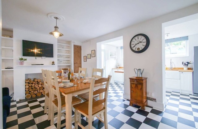 Family-friendly Townhouse with Views & Garden