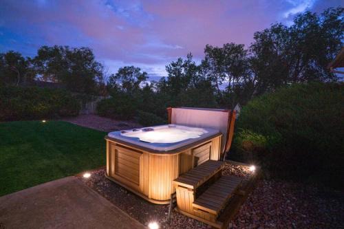 Family friendly home with hot tub, fire pit, BBQ
