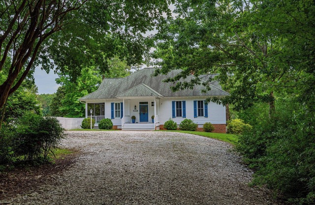 Family-Friendly Waterfront Home Pool Dock Kayaks Row Boat Games Chesapeake Bay