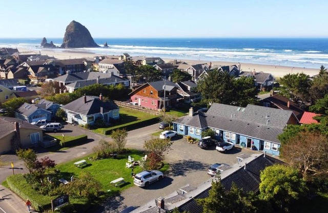 Family Fun Awaits with Nearby Attractions & Activities! Beach Access!