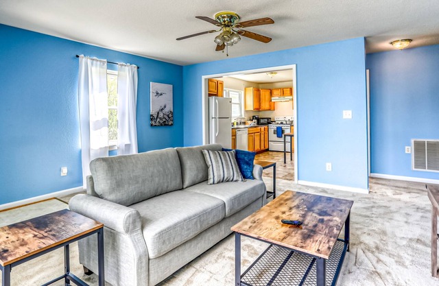 Family Fun * Business * Pets * Private * min to Beach