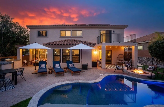 Family FUN | Pool | Fire Pit | PuttPutt