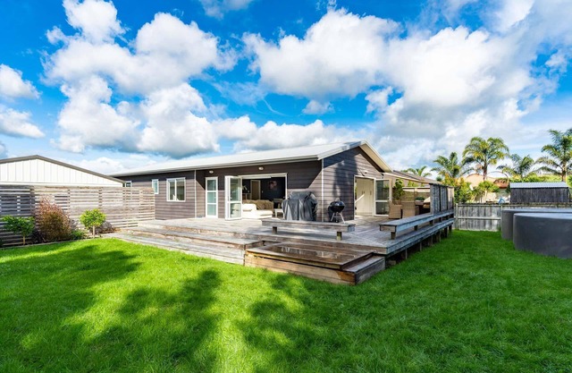 Black Pearl Barn - Spacious, contemporary and well-styled, Black Pearl Barn is the perfect holiday getaway for 1-2 families or up to 3 couples