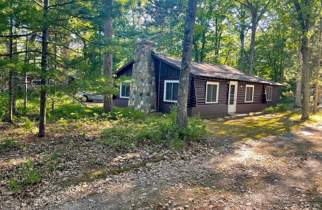Family FUN: Torch Lake Cottage with Private Beach Access - Kayak & SUP Provided!