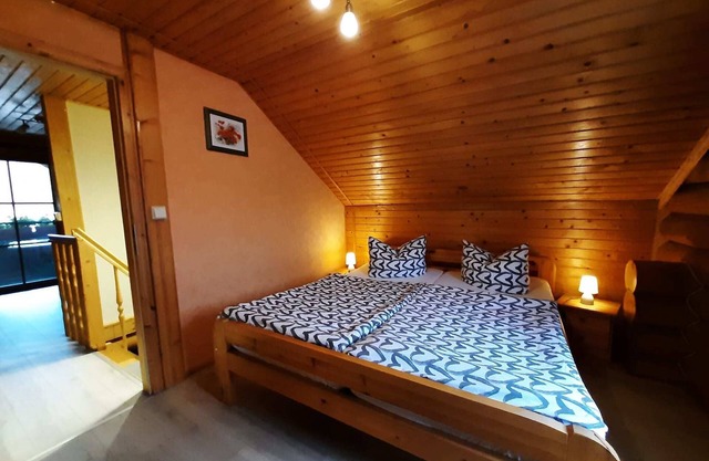 Chalet en bois à Harzgerode avec balcon.