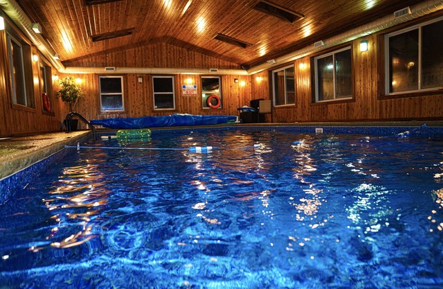 Escapade familiale avec piscine intérieure chauffée